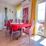 Cozy With Sea View *