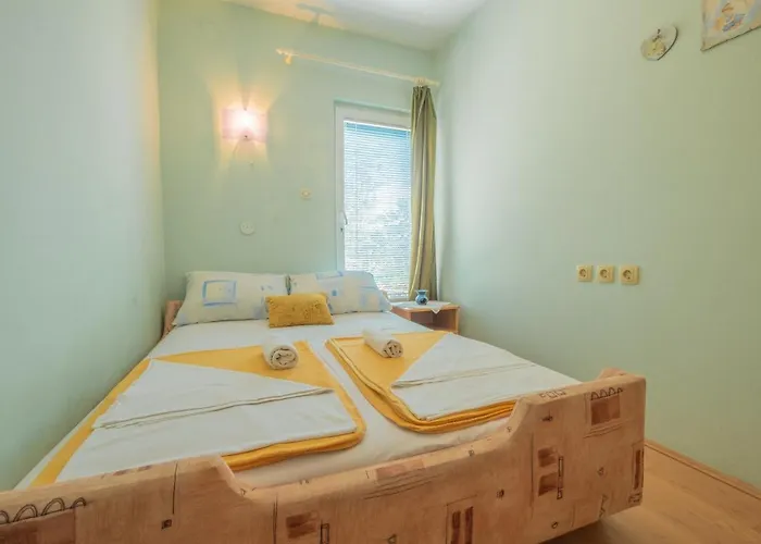 Cozy With Sea View Novi Vinodolski