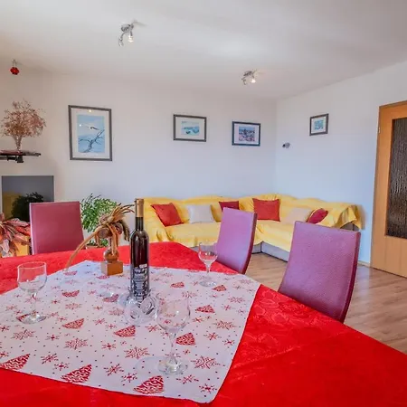 아파트 Cozy With Sea View 노비비노돌스키
