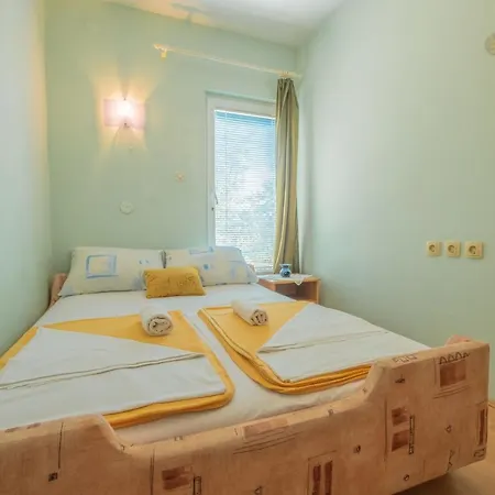 Cozy With Sea View Novi Vinodolski