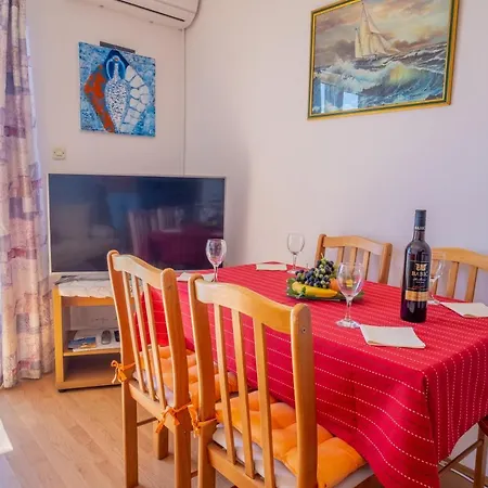 Cozy With Sea View Novi Vinodolski